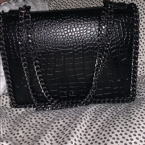MISSGUIDED: Black Faux Leather Croc Chain Bag